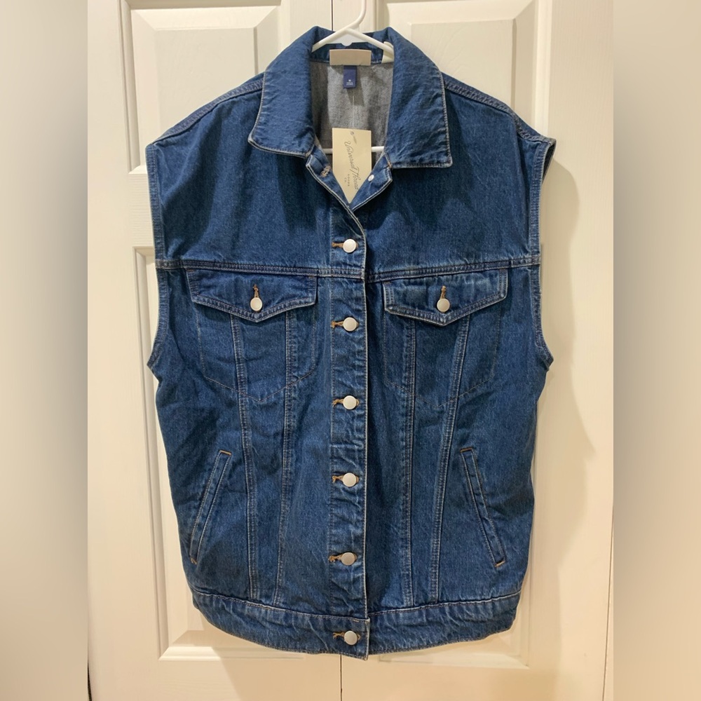 NWT Universal Thread jean vest size Med-XL